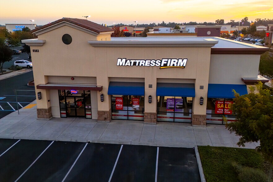 More Photos Of 6563 N Riverside Dr, Fresno General Retail For Sale