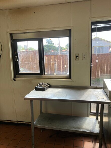 More Photos Of 2110 W 5th St, Plainview Restaurant For Sale