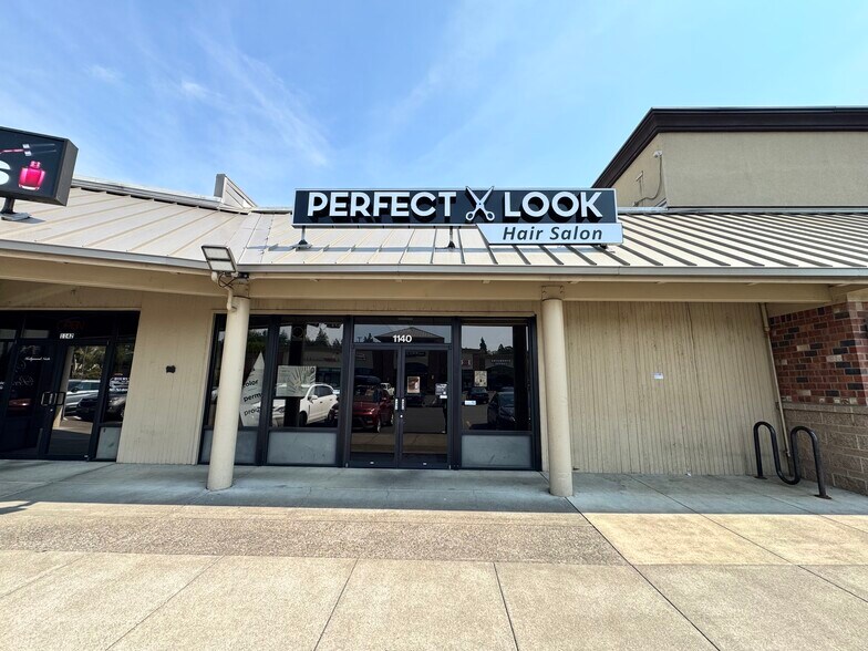 More Photos Of 1130-1148 Wallace Rd NW, Salem Supermarket For Lease