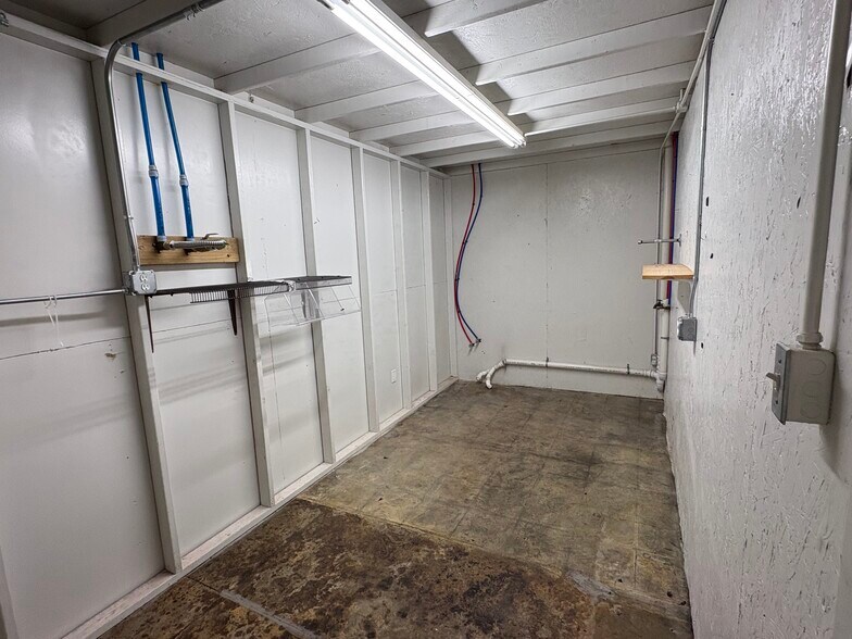 More Photos Of 1602 N Mechanic St, El Campo Land For Lease