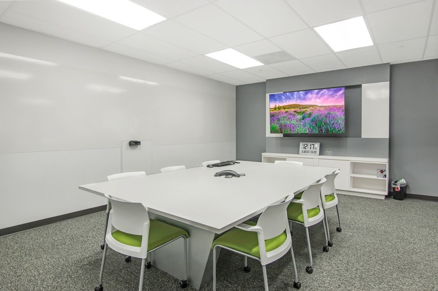 More Photos Of 3250 Wilshire Blvd, Los Angeles Office For Lease