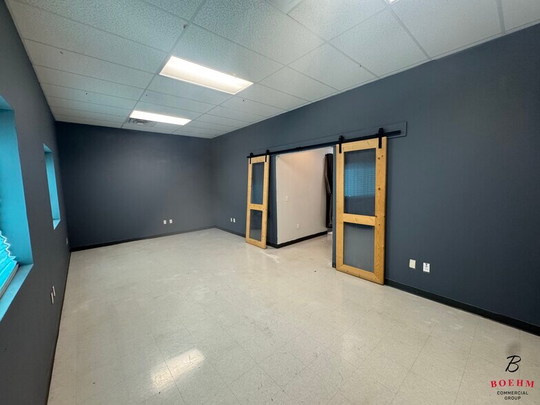 More Photos Of 4811 Quarry Run, San Antonio Light Distribution For Lease