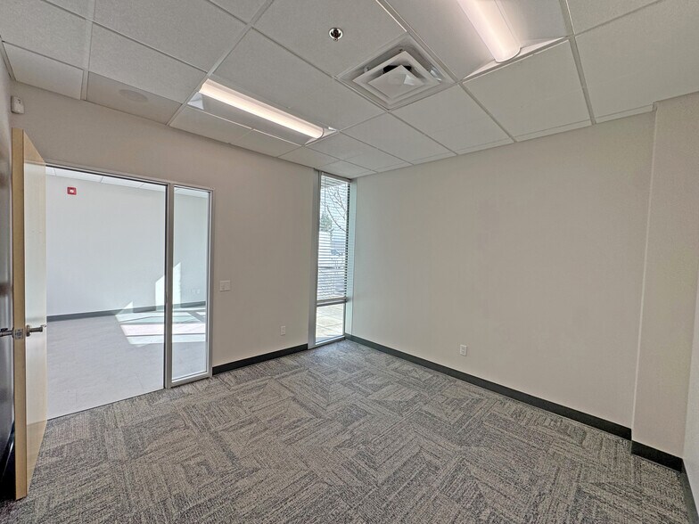 More Photos Of 13073 Bradley Ave, Sylmar Warehouse For Lease