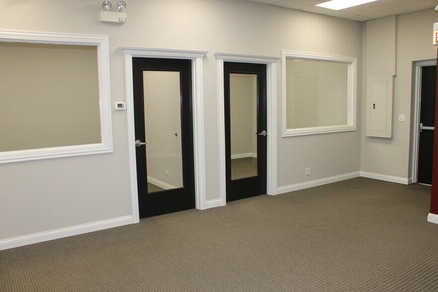 More Photos Of 415 E State St, Geneva General Retail For Lease