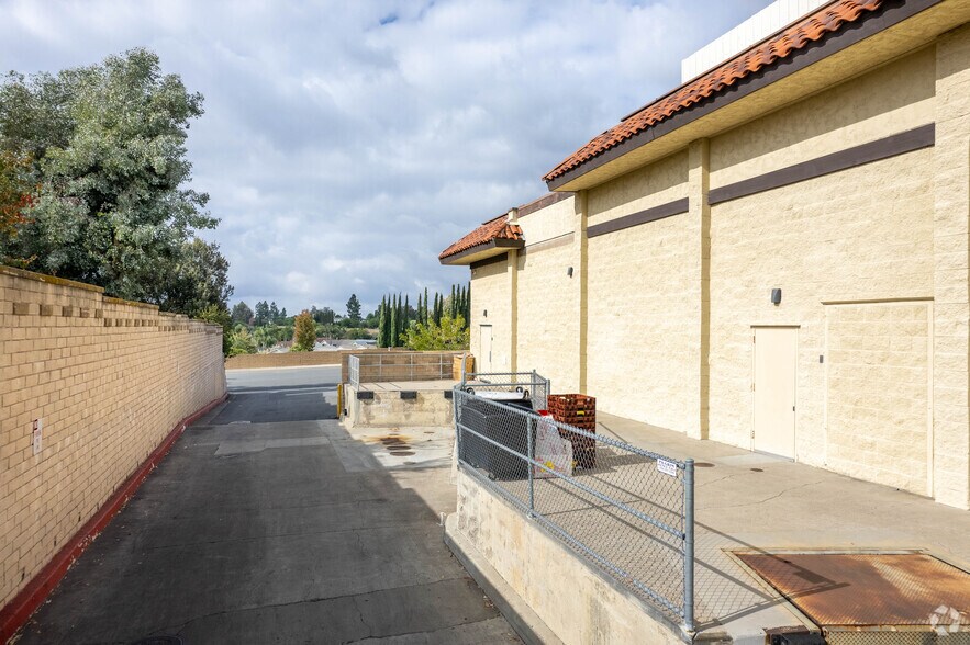 More Photos Of 26861-26911 Trabuco Rd, Mission Viejo Unknown For Lease