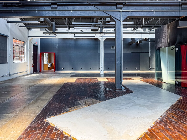 More Photos Of 1726-1756 N Spring St, Los Angeles Warehouse For Lease
