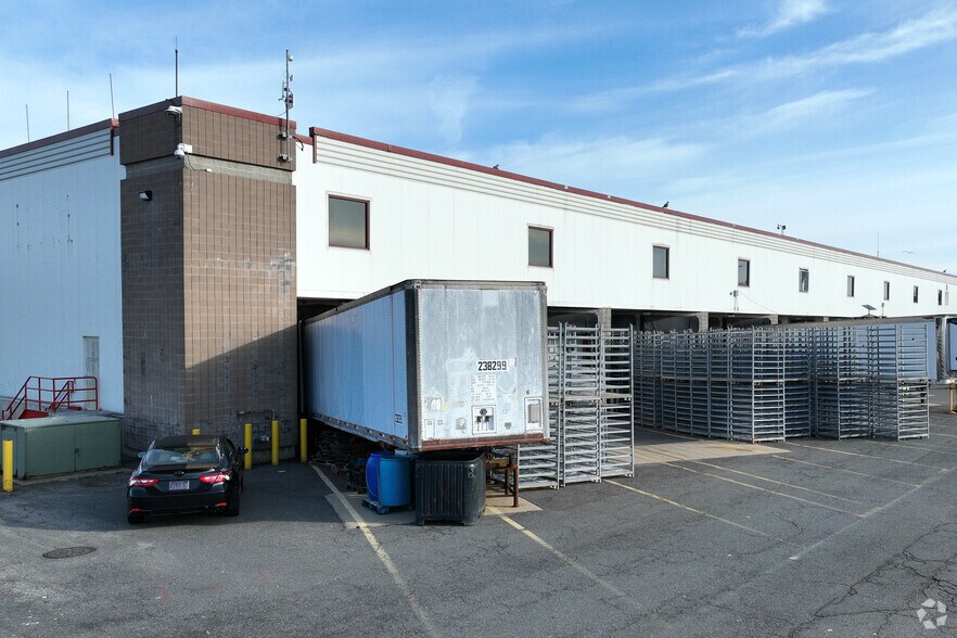 More Photos Of 3 State Fish Pier, Gloucester Food Processing For Lease