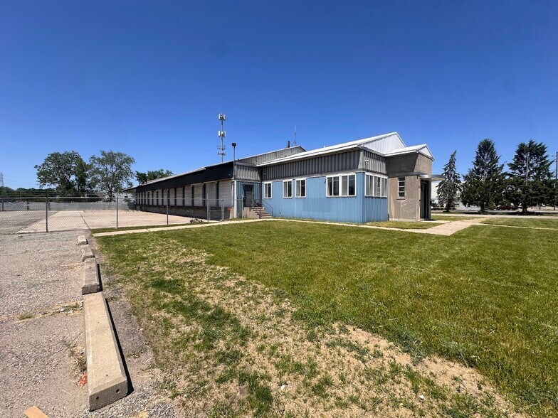 More Photos Of 2655 Buchanan Ave SW, Grand Rapids Truck Terminal For Lease