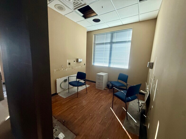More Photos Of 449621 Us-301, Callahan Medical For Lease