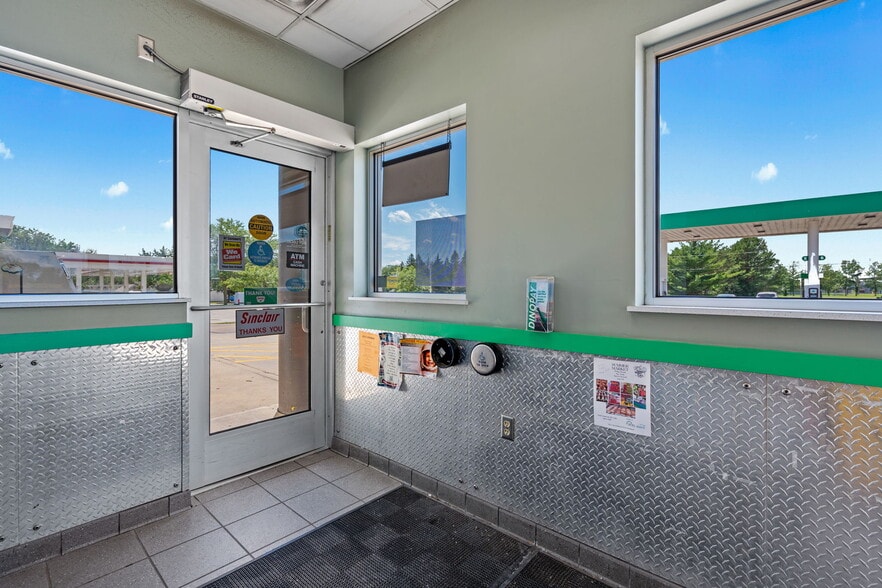 More Photos Of 1400 14th St NW, Austin Service Station For Sale