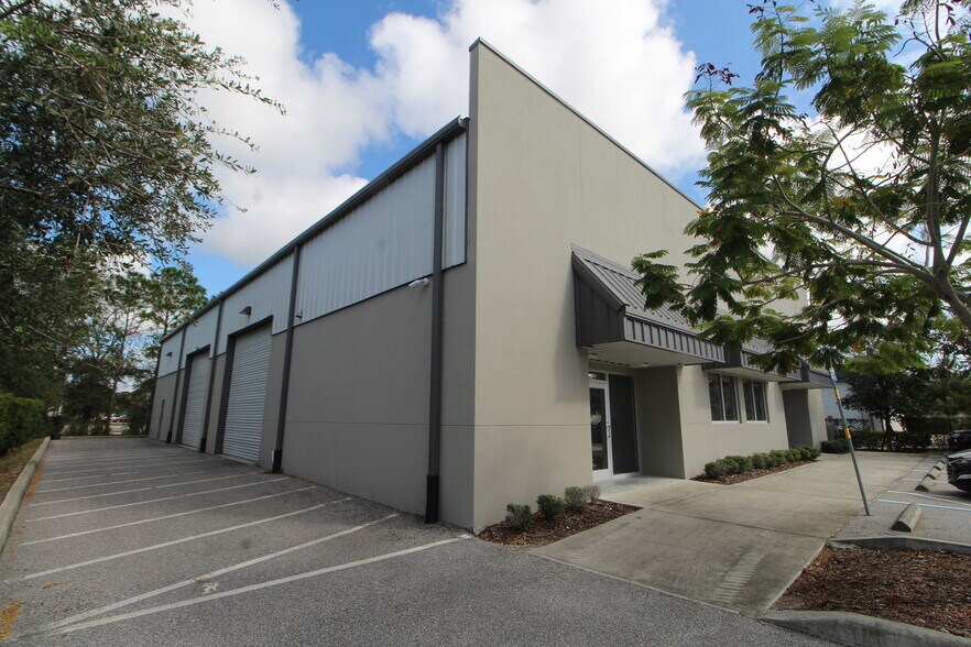 More Photos Of 2023 59th Ter E, Bradenton Warehouse For Lease