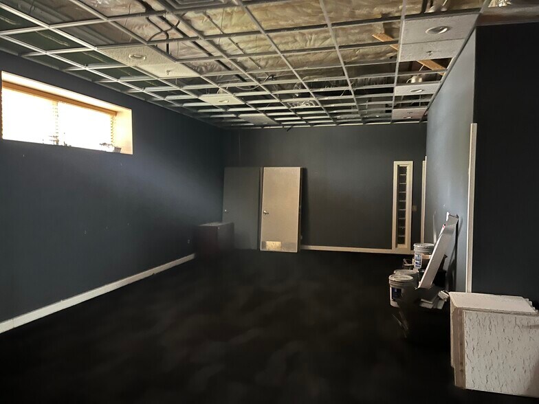 More Photos Of 6220 Nesbitt Rd, Fitchburg Storefront For Lease