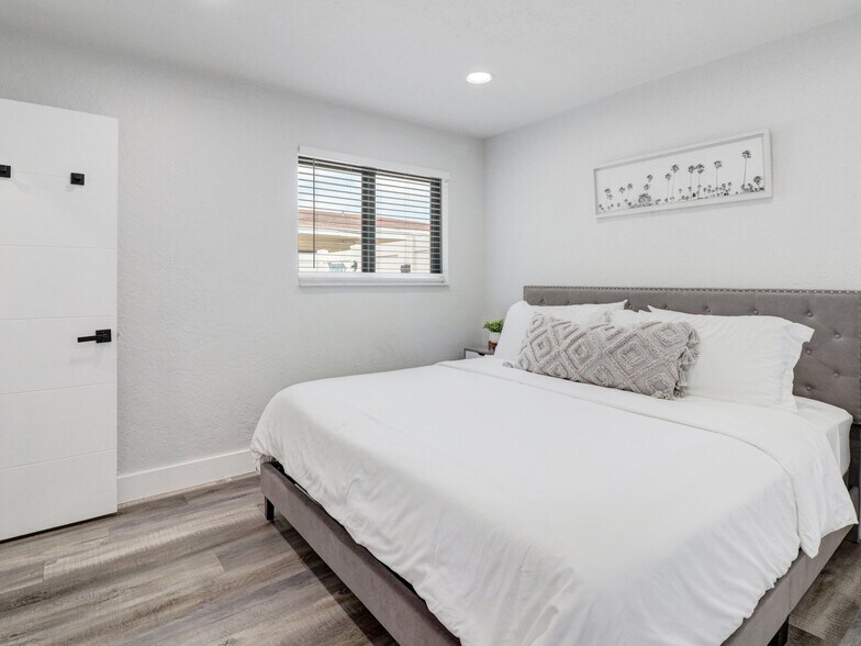 More Photos Of 1705-1709 NE 3rd Ave, Delray Beach Apartments For Sale