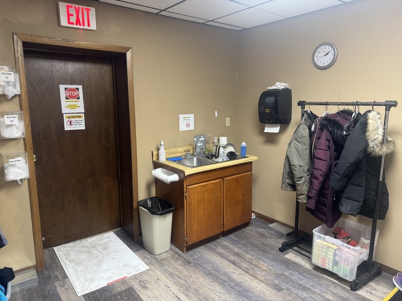 More Photos Of 20 Frederick St, Plymouth Warehouse For Lease