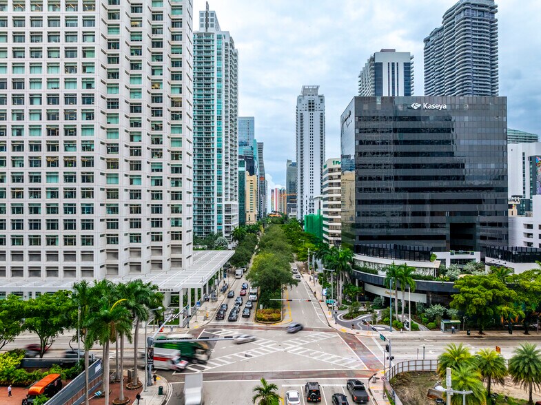 More Photos Of 800 Brickell Ave, Miami Office Residential For Lease