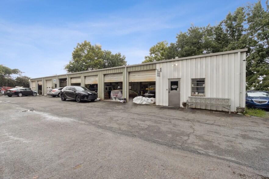 More Photos Of 1875 Airport Industrial Park Dr, Marietta Industrial For Sale
