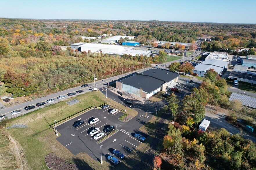 More Photos Of 70 Frank Mossberg Dr, Attleboro Warehouse For Lease