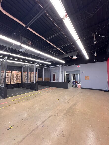 More Photos Of 7381-7399 State Rd, Parma General Retail For Lease