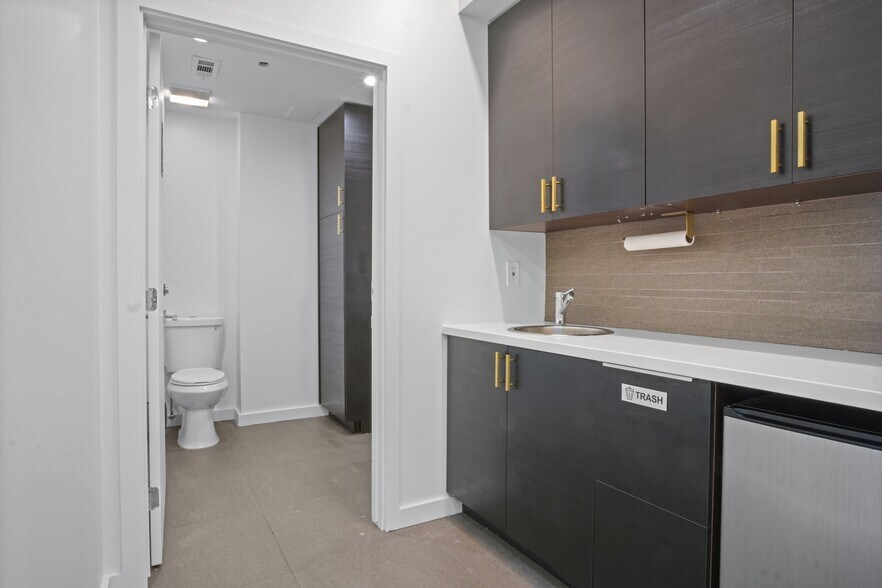 More Photos Of 2535 Kettner Blvd, San Diego Office Residential For Sale