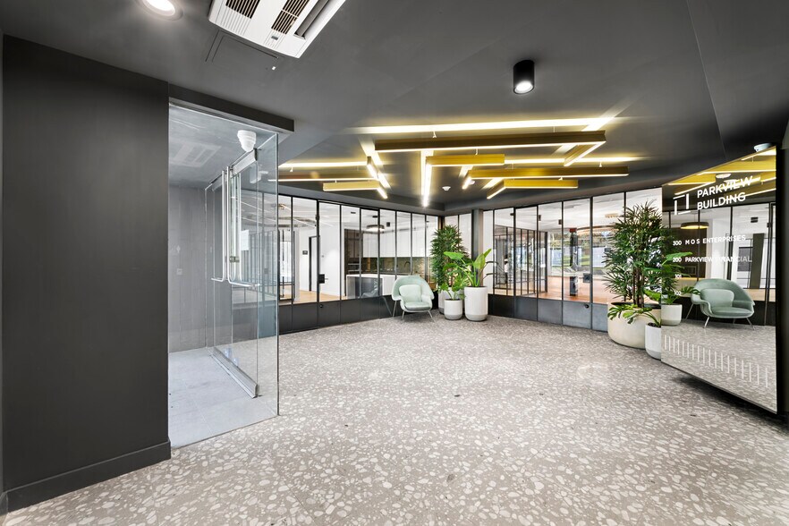 More Photos Of 11440 San Vicente Blvd, Los Angeles Office For Lease