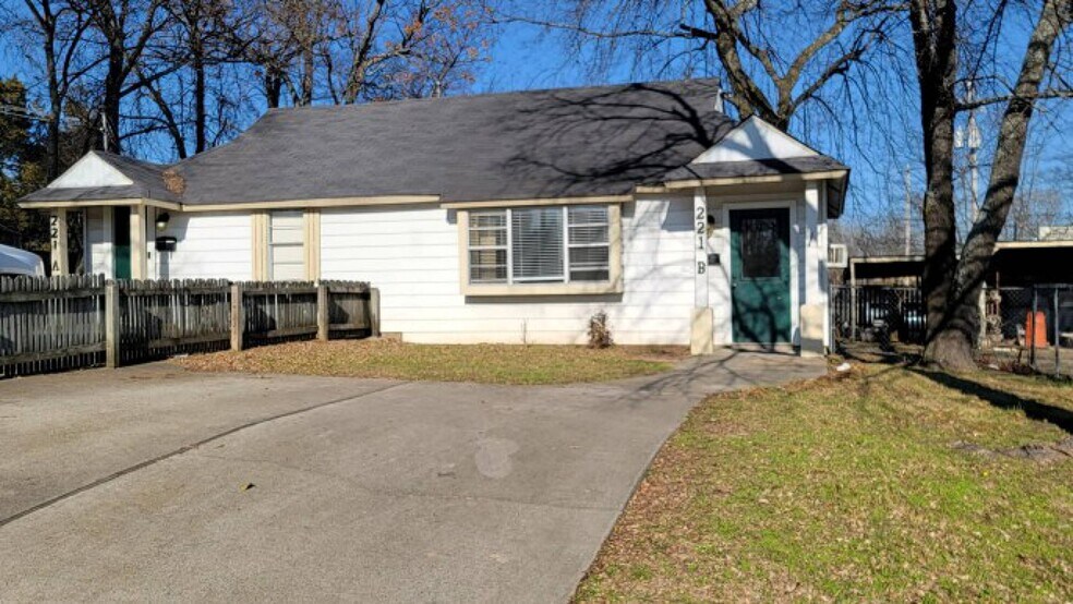 More Photos Of Main St, Benton Specialty For Sale