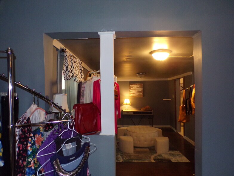 More Photos Of 450 S Oak St, Jackson Storefront Retail Office For Sale