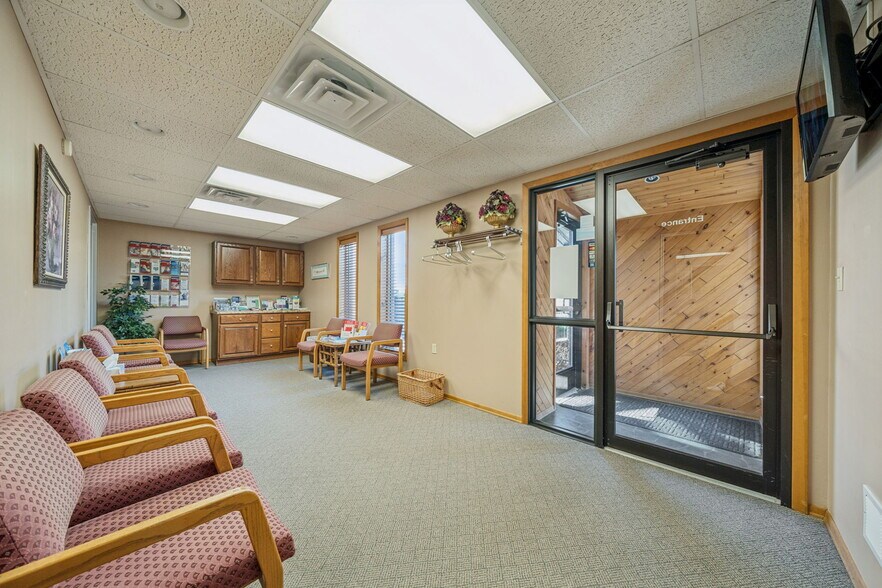 More Photos Of 985 Penn St, Brackenridge Medical For Sale