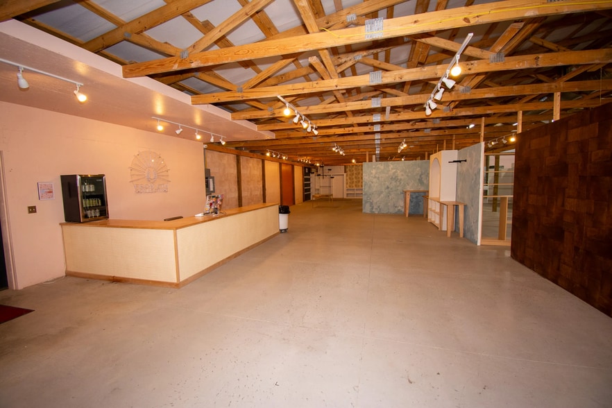 More Photos Of 18100 W Interstate 40, Amarillo Freestanding For Sale