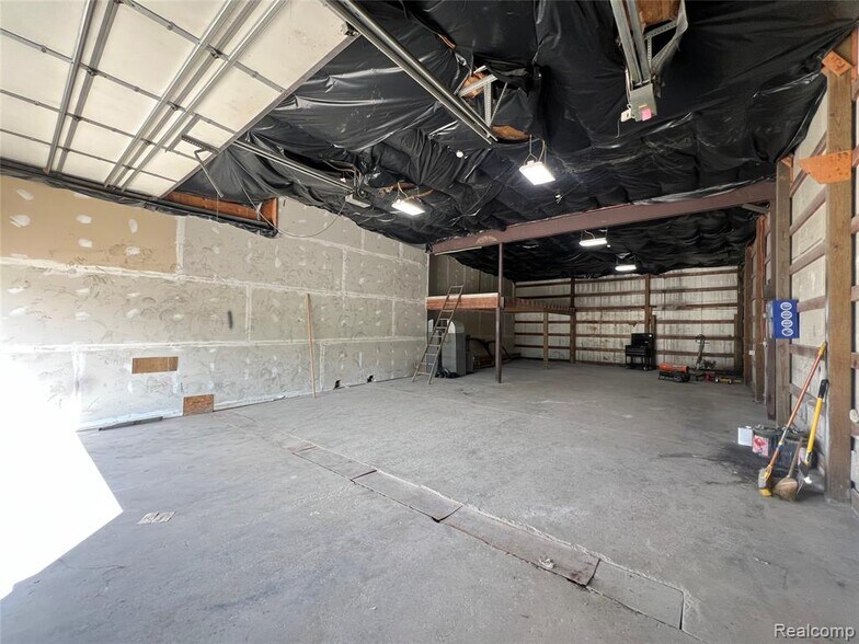 More Photos Of 3417 W Ridgeway Ave, Flint General Retail For Sale