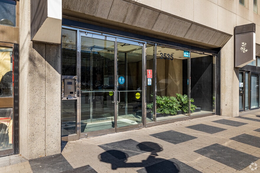 More Photos Of 3525-3535 Ch Queen-Mary, Montréal Office For Sale
