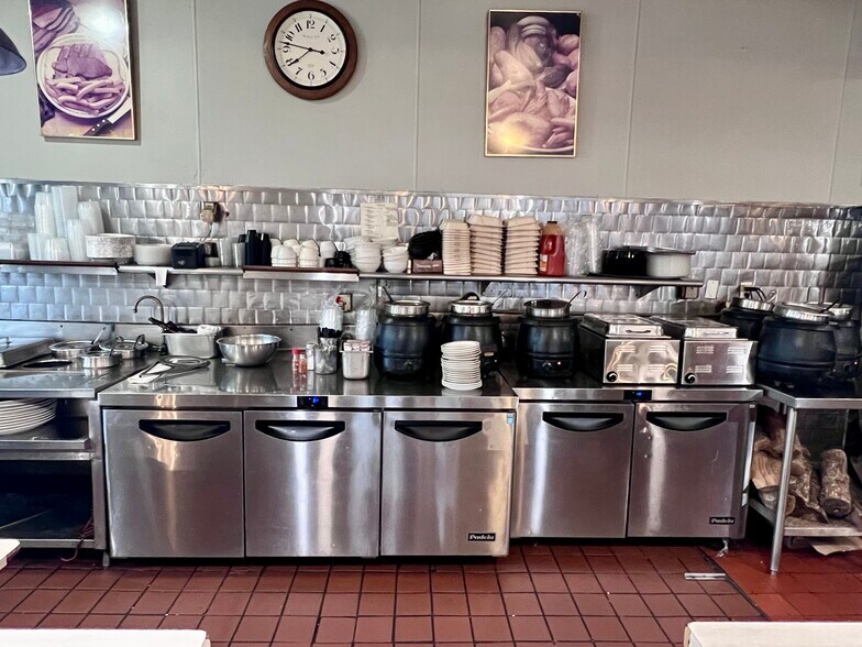 More Photos Of 24045-24047 Mission Blvd, Hayward Restaurant For Sale