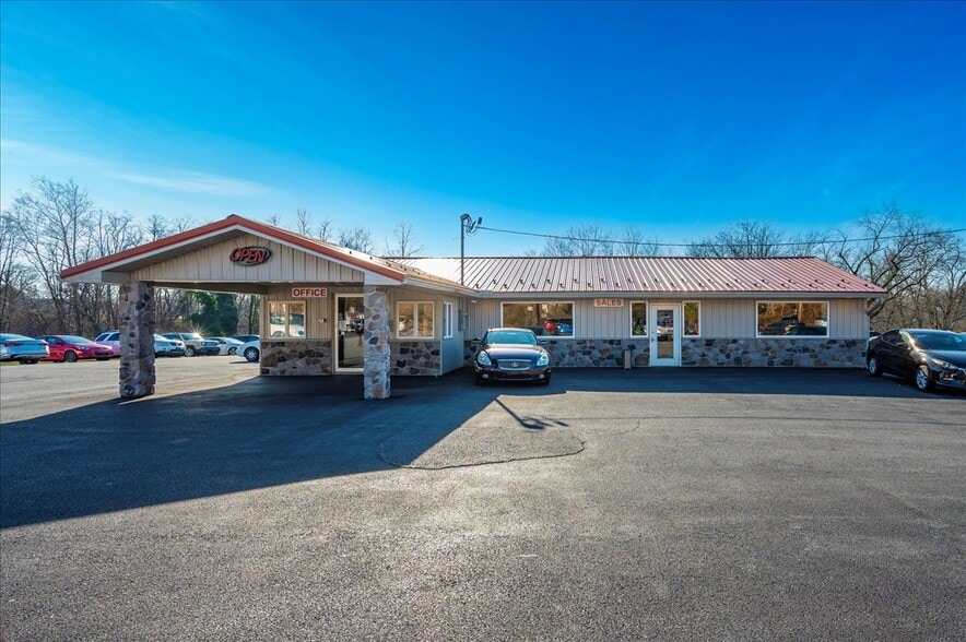 Primary Photo Of 422 W Loudon St, Chambersburg Auto Dealership For Sale
