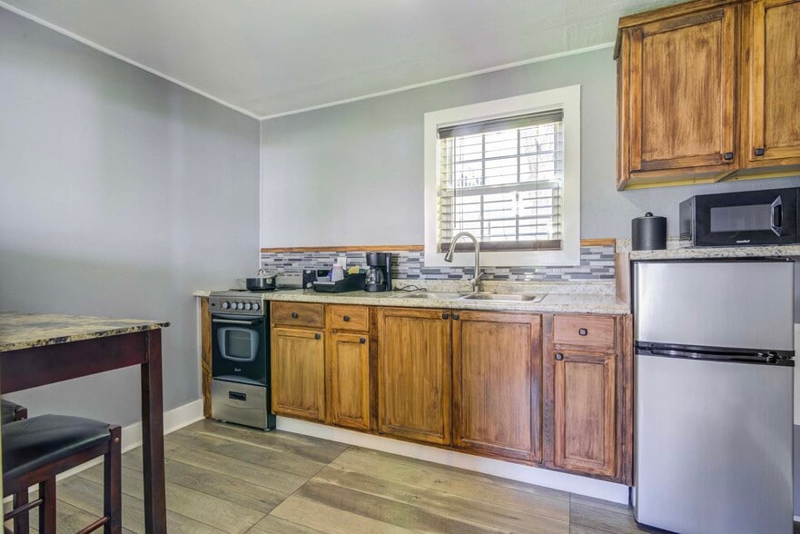 More Photos Of 1502 Market St, Galveston Hospitality For Sale