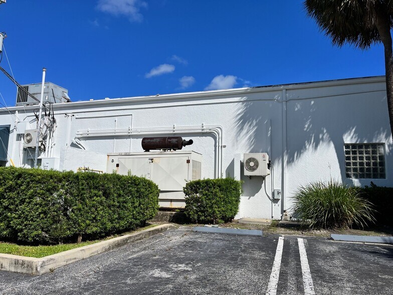 More Photos Of 2855-2915 S Congress Ave, Delray Beach Unknown For Lease