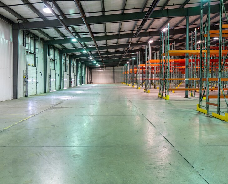 More Photos Of 515 S Main St, Fremont Warehouse For Lease