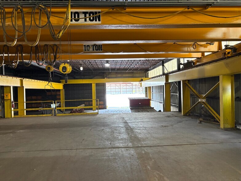 More Photos Of 1 Chicago Ave, Elizabeth Warehouse For Sale