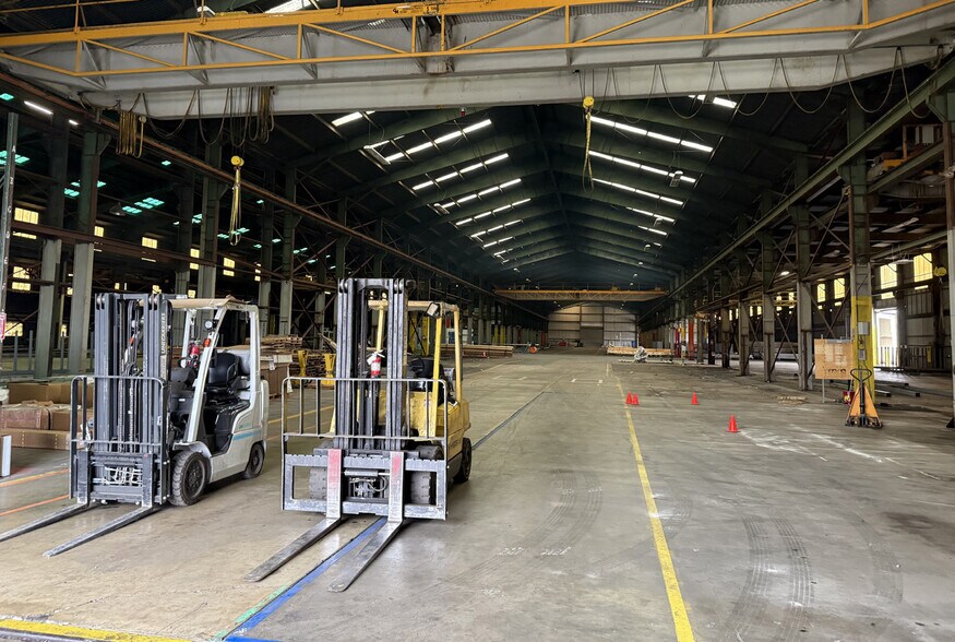 More Photos Of 1301-1345 E Lexington Ave, Pomona Warehouse For Sale
