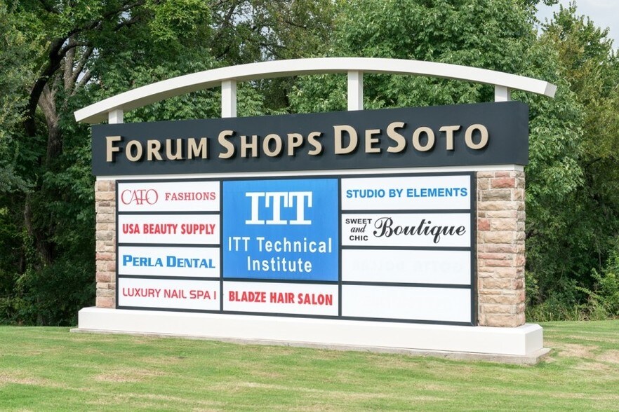 More Photos Of 921 W Belt Line Rd, DeSoto Freestanding For Lease