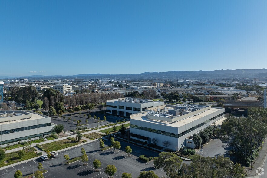 More Photos Of 225 Gateway Blvd, South San Francisco Research And Development For Lease