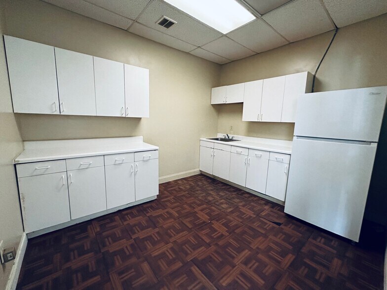 More Photos Of 946-966 N Tennessee St, Cartersville Freestanding For Lease