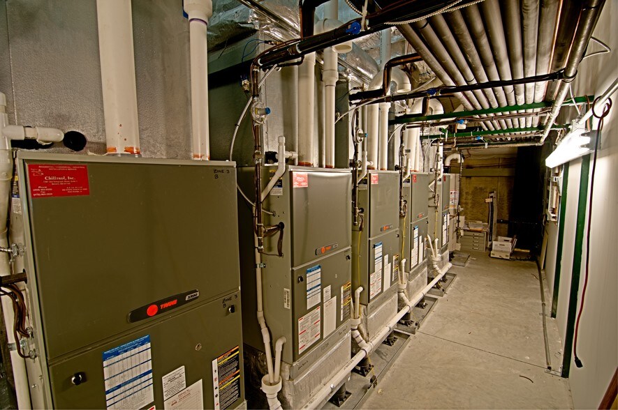 More Photos Of 225 Hess Rd, Grasonville Light Distribution For Sale