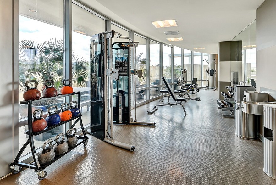 More Photos Of 350 S Market St, San Jose Apartments For Lease