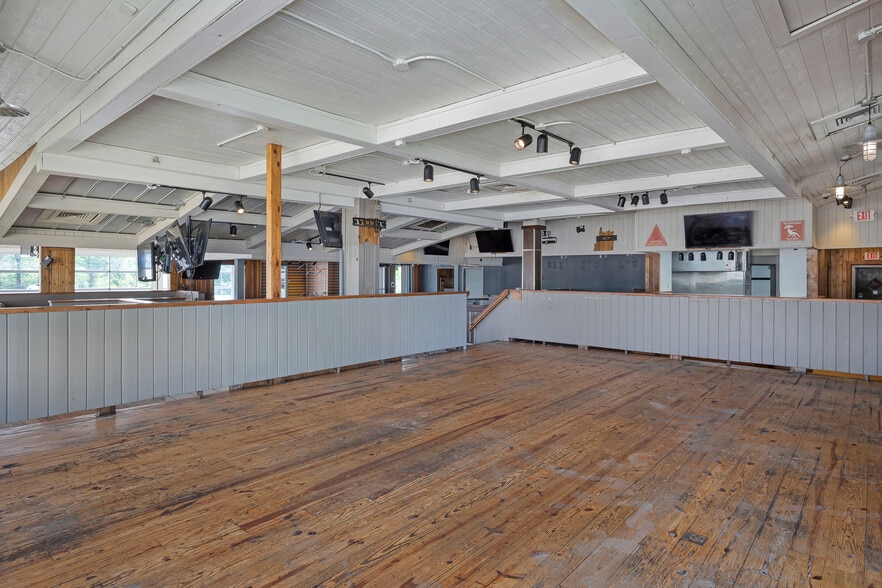 More Photos Of 8101 W I-40, Amarillo Restaurant For Lease