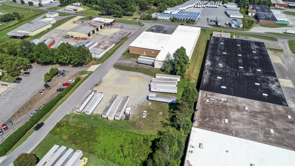 More Photos Of 103 N McLin Creek Rd, Conover Warehouse For Lease