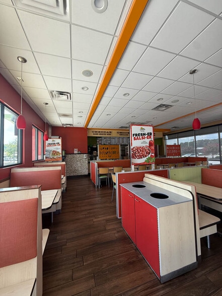 More Photos Of 109 Banks Rd, Fayetteville Fast Food For Lease