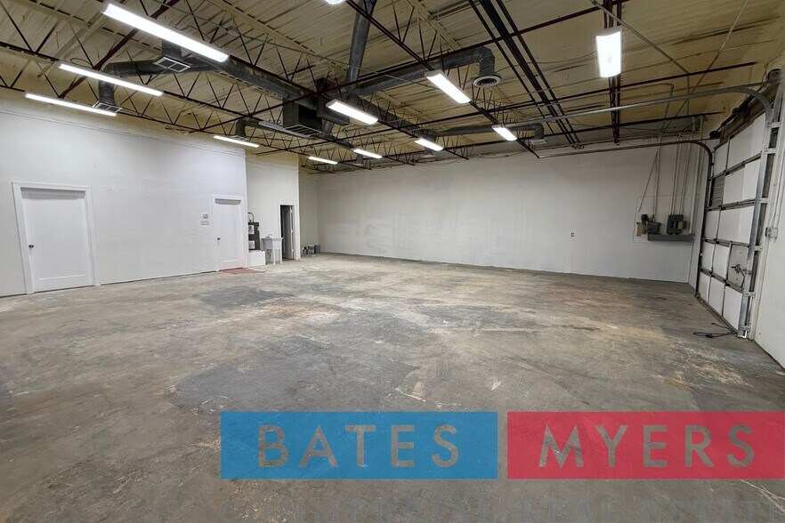 More Photos Of 2805 National Dr, Garland Warehouse For Lease