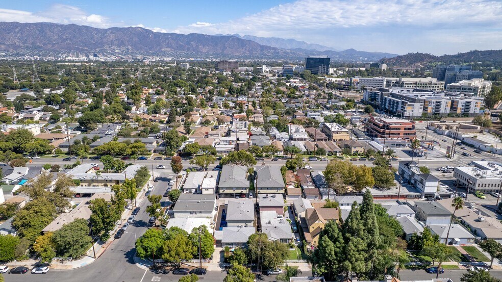 More Photos Of 233 N Hollywood Way, Burbank Apartments For Sale