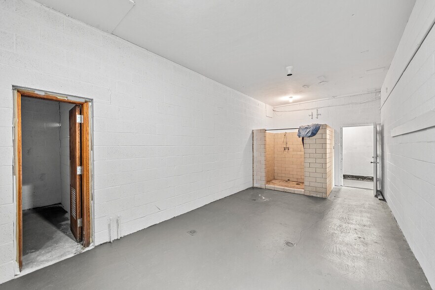 More Photos Of 379 Cherry St, Pottstown Flex For Lease