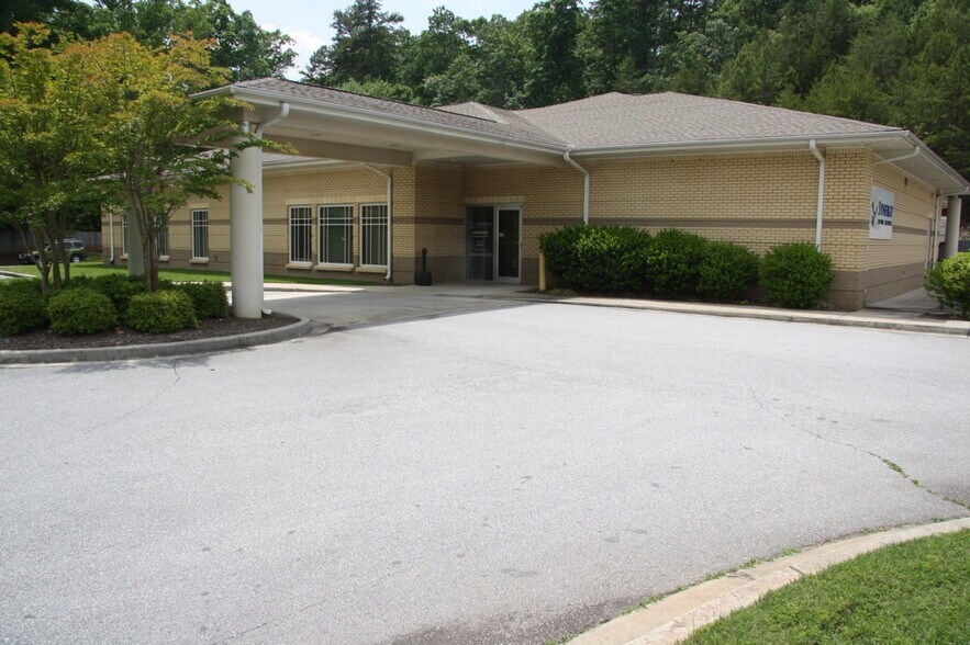 Primary Photo Of 457 Bypass Highway 123, Seneca Medical For Sale