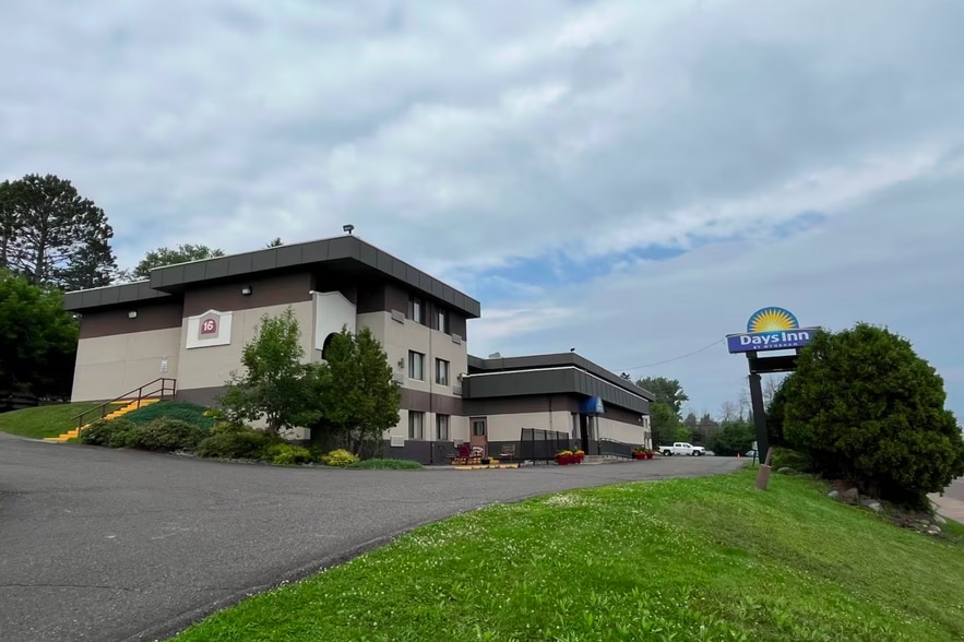 More Photos Of 2211 London Rd, Duluth Hotel For Sale
